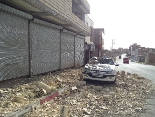 ساخت و ساز غیر اصولی حادثه آفرید/ آوار ساختمان بر روی خودرو در ایجرود +تصاویر