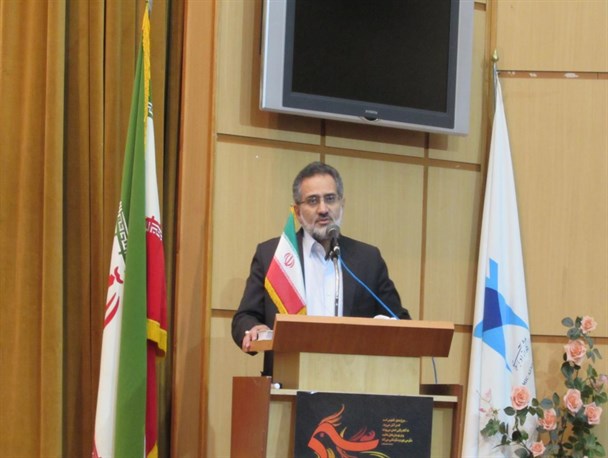 یک هنرمند وظیفه اش فقط بیان واقعیت ها نیست/ جهاد کبیر یعنی جهاد علمی و فرهنگی