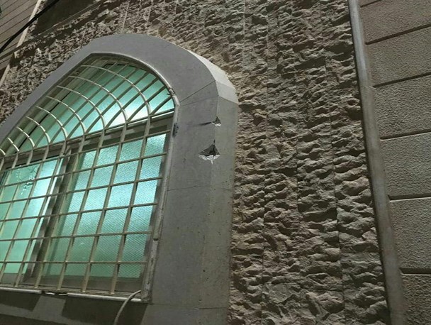 اهانت نظامیان رژیم سعودی به مسجد العباس (ع) در شرق عربستان+تصاویر
