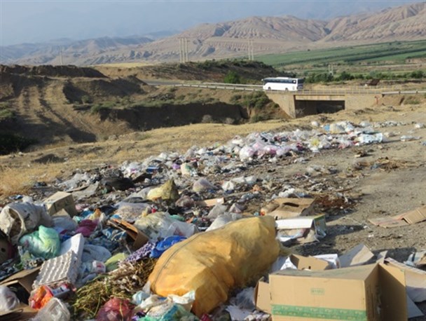 چهره نازیبای جاده اصلی آببر- درام با انباشت زباله+ تصاویر