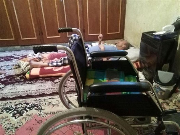 بی مهری مسئولان به جانباز بویراحمدی که با مرگ دست و پنجه نرم می کند + تصاویر