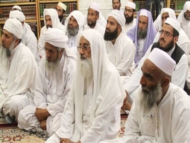 هیچ محدودیتی برای حضور بانوان اهل سنت در نماز جماعت وجود ندارد
