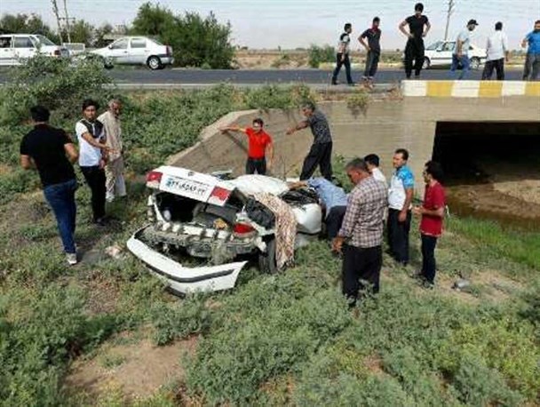 واژگونی سمند جان یک نفر را گرفت+ تصویر