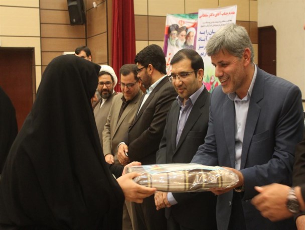 تجلیل از 120 مجری حوزه پیشگیری از آسیب های اجتماعی خلیل آباد