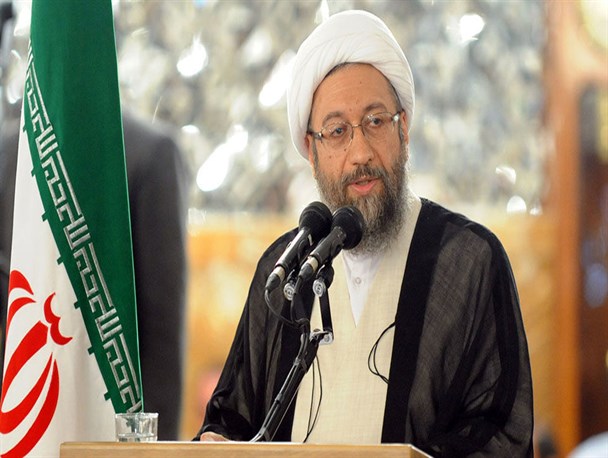 دستور آیت الله آملی لاریجانی برای رسیدگی سریع به پرونده آزار و اذیت دانش‌آموزان
