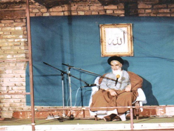 امام خمینی (ره) فرهنگ کاخ نشینی را به یک ضد ارزش تبدیل کرد