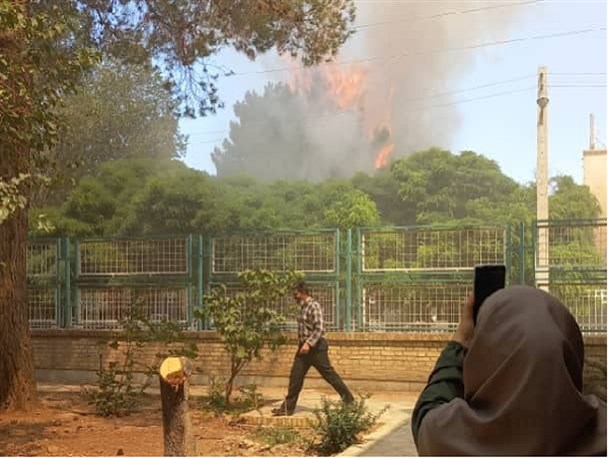 آتش سوزی در محوطه یکی از هتل‌های یزد/ آتش مهار شد