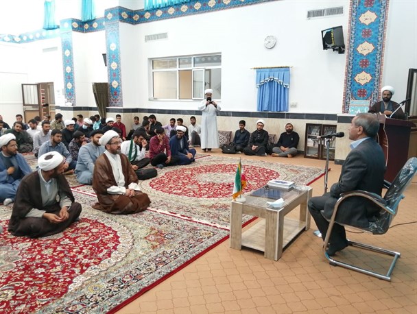 طلبه‌ها خط مقدم جهاد تبیین هستند/ سهل انگاری مسئولان مربوطه نسبت به جشنواره کن