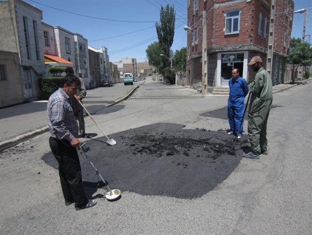 آسفالت ریزی بر روی فلکه های آب شهری نمین