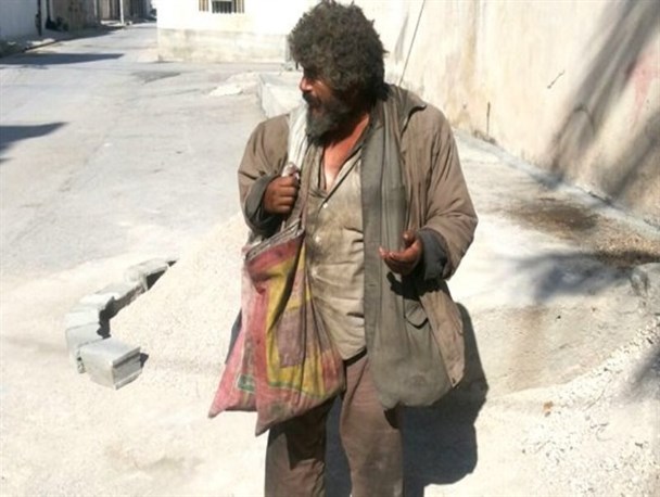 گدای میلیونر با چند میلیون پول نقد در بانک کازرون+ فیلم