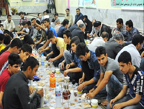 برگزاری مراسم افطاری برای 2400 تویسرکانی