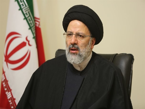 اجازه نخواهیم داد مستکبران سرنوشت ما را رقم بزنند/ هزینه سازش با ابرقدرت‌ها بیشتر از هزینه چالش با آنهاست
