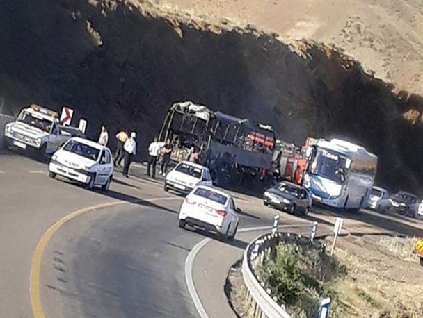 حادثه در سرچم/ اتوبوس حامل اتباع آذری دچار سانحه شد