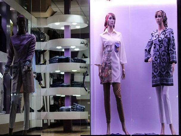 طراحان لباس از جامعه خط می‌گیرند یا به افکار عمومی خط می‌دهند؟/ سهم غیرقابل انکار تولیدکنندگان پوشاک در ترویج بی‌حجابی