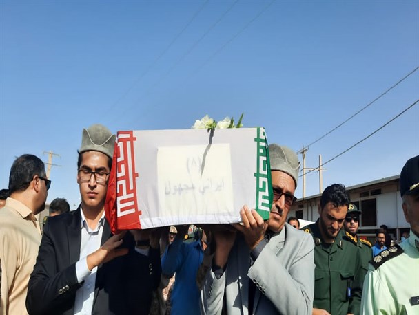 تشییع پیکر مطهر شهدا بر دستان مردم خوزستان