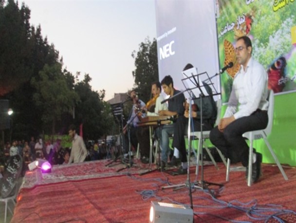 برگزاری جشن ترنم در پارک ملت آذرشهر