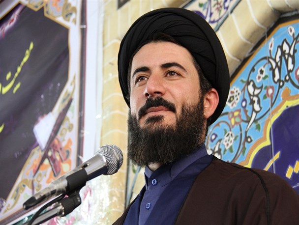 تنها راه مبارزه با تحریم های ظالمانه دشمن اتکا به کار و نیروی انسانی داخل کشور و تکیه به داشته های خود است