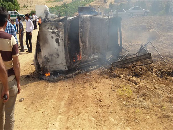آتش گرفتن خودرو در جاده سپیدان