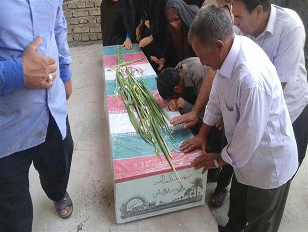 استقبال از شهدای گمنام در روستای نیوک + تصاویر