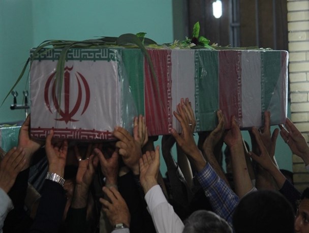 نجوای شبانه نورآبادی ها در کنار پیکر دو شهید گمنام