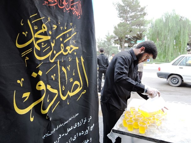 برپایی ایستگاه صلواتی به مناسبت شهادت امام صادق علیه السلام در درگز