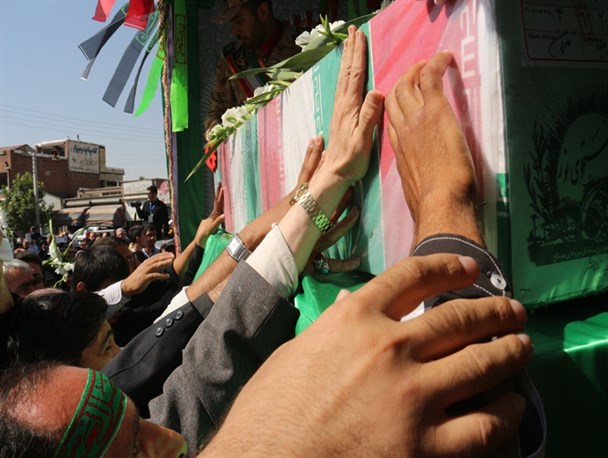 تشییع پیکر مطهر دو شهید گمنام در ارومیه
