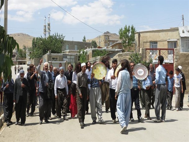 مراسم بزرگداشت بابا حسن درروستای باشماق دهگلان به روایت تصویر