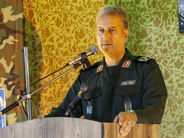 لباس سیاست هم مانند لباس پاسداری به تن‌تان گشاد است/ برای گرفتن امان‌نامه از آبرویتان خرج نکنید!