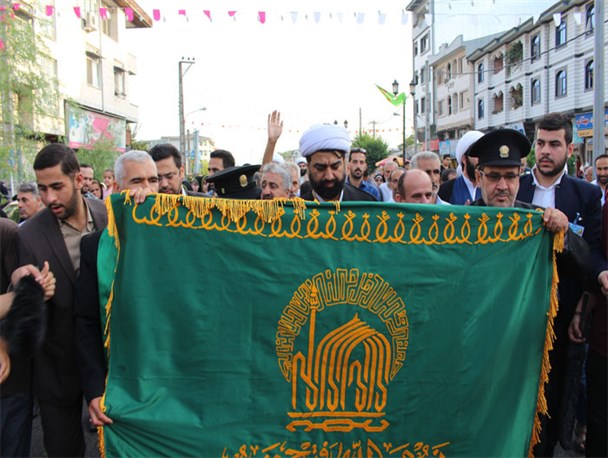 استشمام بوی مشهدالرضا با حضور خادمین حرم امام رضا (ع) در شهر خمام