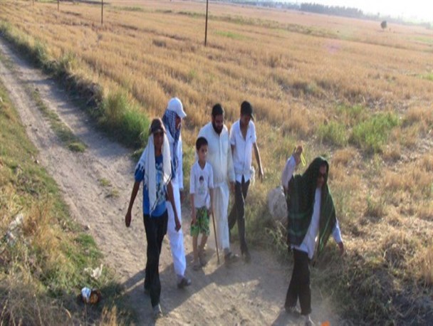 اعزام کاروان پیاده روستای زینب آباد به حرم رضوی/ تصاویر
