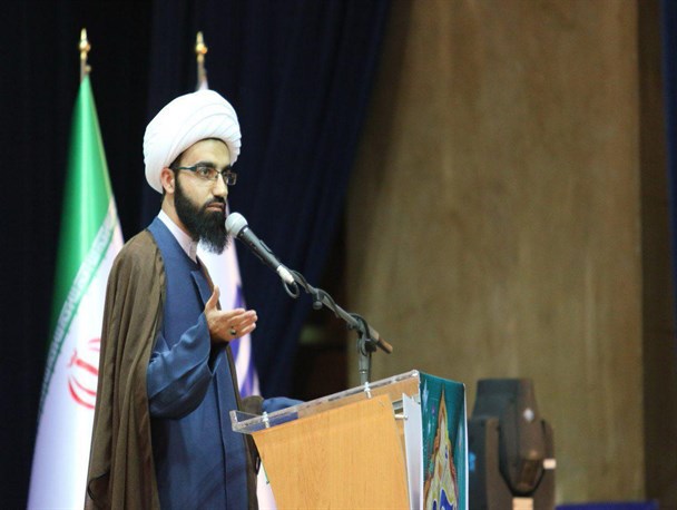 تذکر لسانی امر به معروف و نهی از منکر باید همگانی شود/مسئولان برنامه جدی برای مبارزه با بدحجابی ندارند