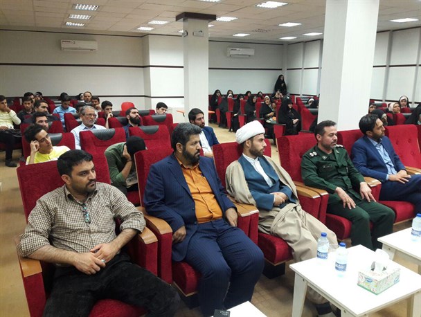 دشمن در حوزه رسانه آرایش جنگی گرفته است/ سواد رسانه‌ای را تقویت کنید