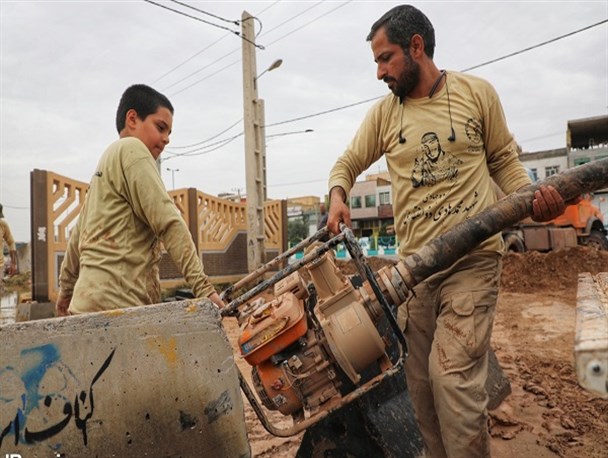 بیش از ۱۵۰ گروه جهادگر بسیجی به سیل‌زدگان یزدی کمک می‌کنند