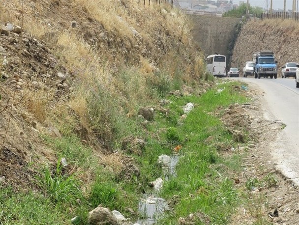 ورودی پل بنسنجان یاسوج  مملو از زباله های خانگی و ساختمانی + تصاویر