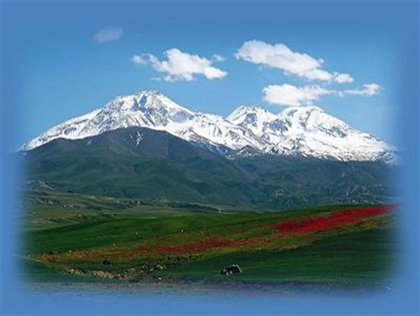 دانشجویان بسیجی زنجان به قله سبلان صعود می کنند