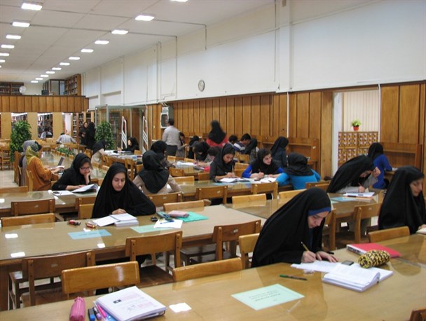 نشست سیر مطالعاتی کتاب و کتابخوانی در سپیدان برگزار شد