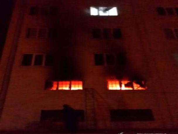 مصدومیت ۶ شهروند در پی آتش سوزی یک خودرو+تصاویر