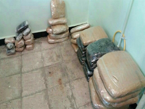 جاسازی ماهرانه مواد مخدر در وانت+تصاویر