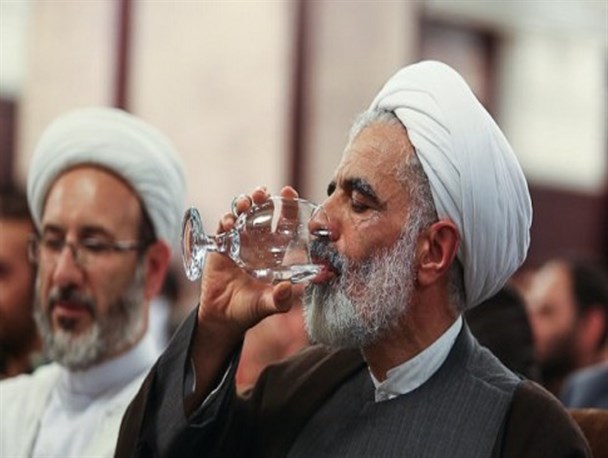 امتناع معاون حقوقی رئیس جمهور از پاسخگویی درباره ادعای مولاوردی در خصوص اعدام تمام مردان یک روستا/ انصاری: اینها را بگذارید برای بعد!