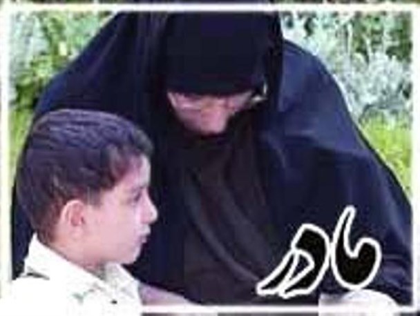 زنان باید نقش مادری خود را بر هر نقشی مقدم بدانند