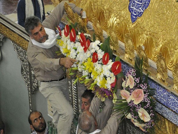 صحن و سرای حرم مطهر امامزادگان آقاعلی عباس و سید محمد (ع) گل آرایی شد+ تصاویر