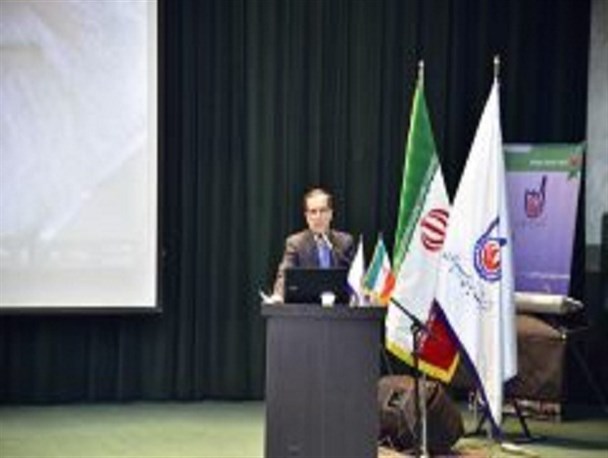 تحقق اقتصاد مقاومتی در افزایش صادرات است/ دولت کارخانه های تولیدی را کمک دهد