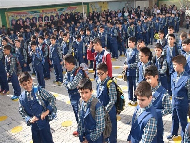 دوخت لباس مدارس آذربایجان‌غربی در تولیدی‌های تهران!/ پولی که خانواده‌های ارومیه‌ای بابت بی‌مسئولیتی مدیران می‌پردازند