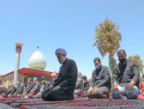 عکس/ نماز باشکوه ظهر عاشورا در حرم مطهر شاهچراغ