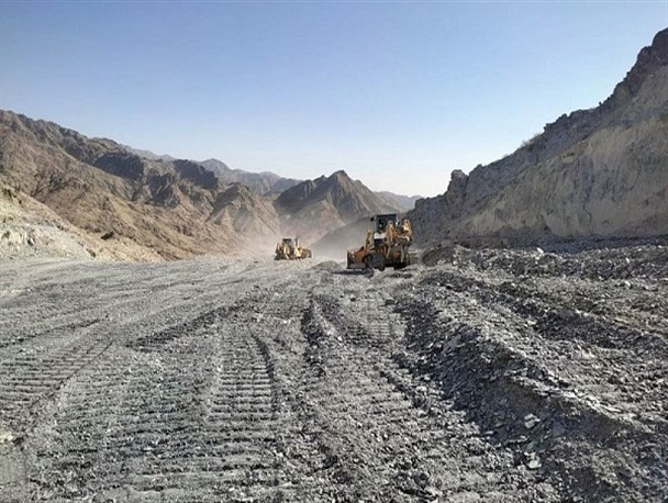 ۱۲۰ کیلومتر راه روستایی در روتک خاش در حال احداث است/ مسیر صادرات محصولات کشاورزی به پاکستان هموارتر شد
