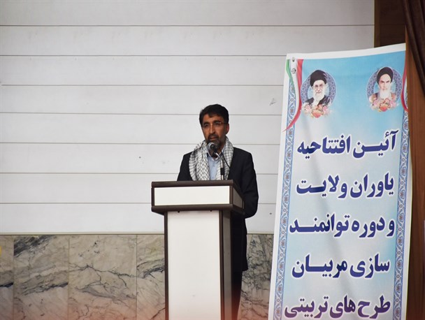 مساجد بهترین پایگاه‌ها برای فعالیت دانش‌آموزان در کنار مدارس است