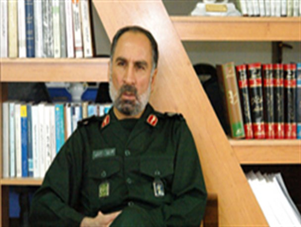 گره گشایی کار ملت، زیر لبخند سیاسی دشمن اشتباه است