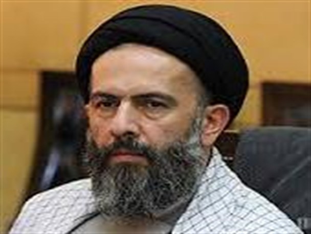 نیروی انتظامی را در اجرای قانون عفاف و حجاب تنها نگذاریم