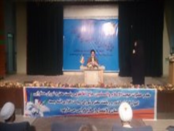 کسی که از خود گذشتگی ندارد اصولگرا نیست