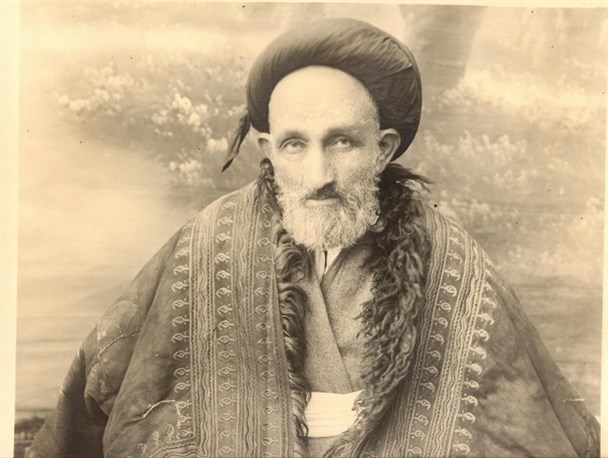 مسئولان شهری، دانشمند بزرگ بوشهر و رهبر قیام جنوب را فراموش کرده اند